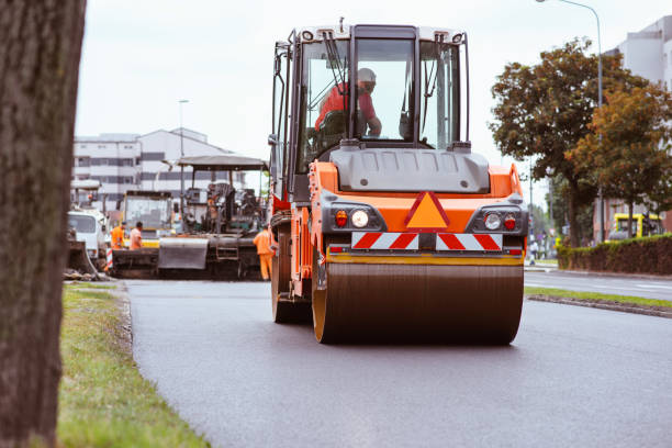 Best Asphalt Driveway Paving in Petersburg, IN